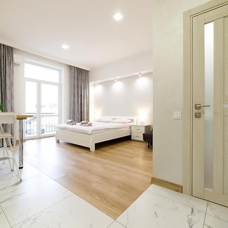 Lux Apartments Lviv Exterior photo