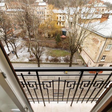 Lux Apartments Lviv Exterior photo