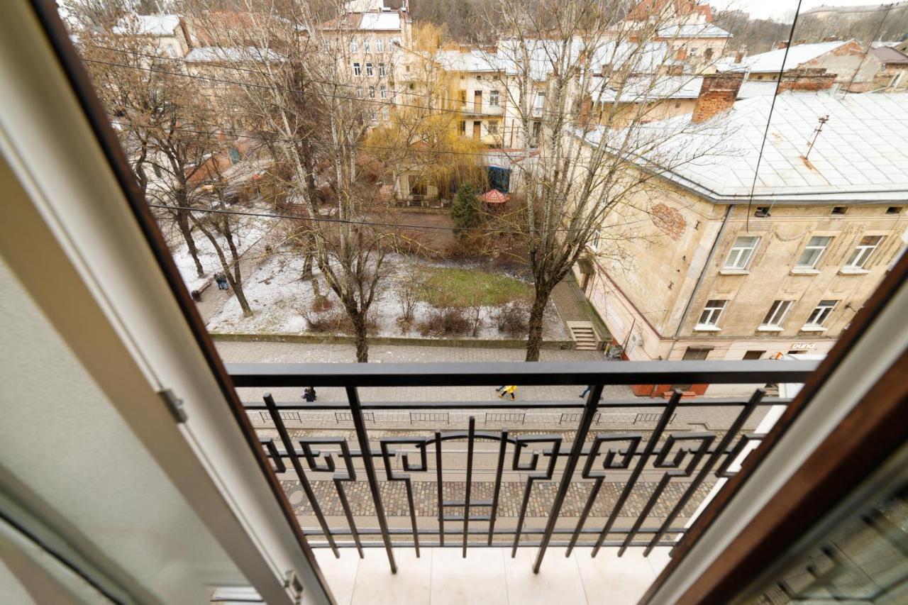 Lux Apartments Lviv Exterior photo