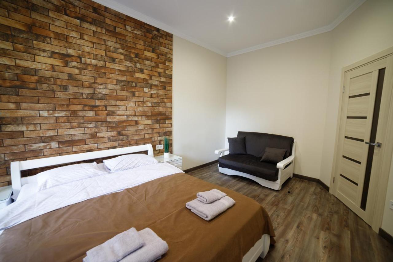 Lux Apartments Lviv Exterior photo